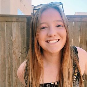 Meet your Posher, Kayla